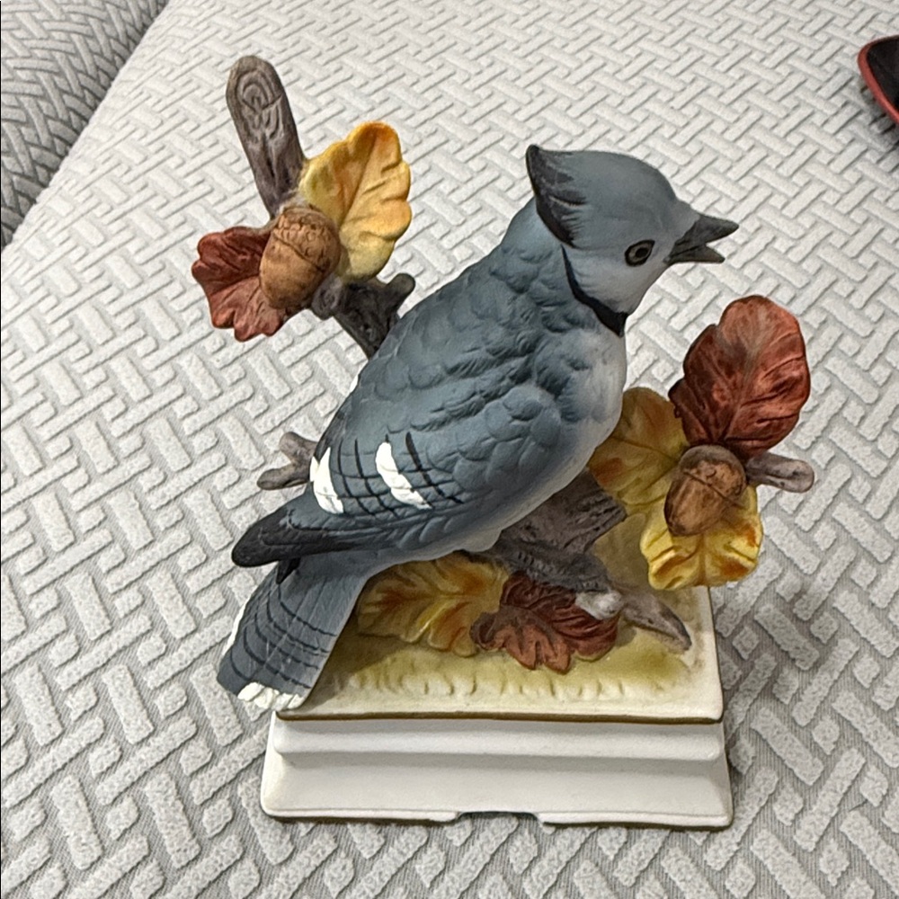 Vintage Towle Fine Porcelain Hand Painted Blue Jay Bird 6" Music Box Flawless